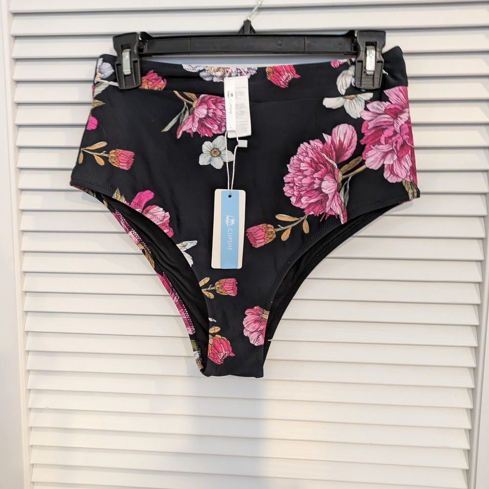 Cupshe Black and Pink Floral Swim Bikini Bottom Size L